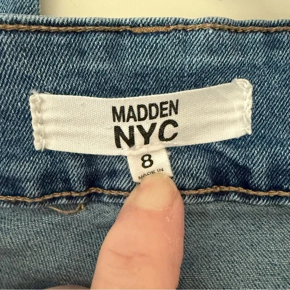 Madden NYC Cargo Jeans with Front Seam Detail - Y2K Style Women’s Size 8 EUC - Picture 7 of 13